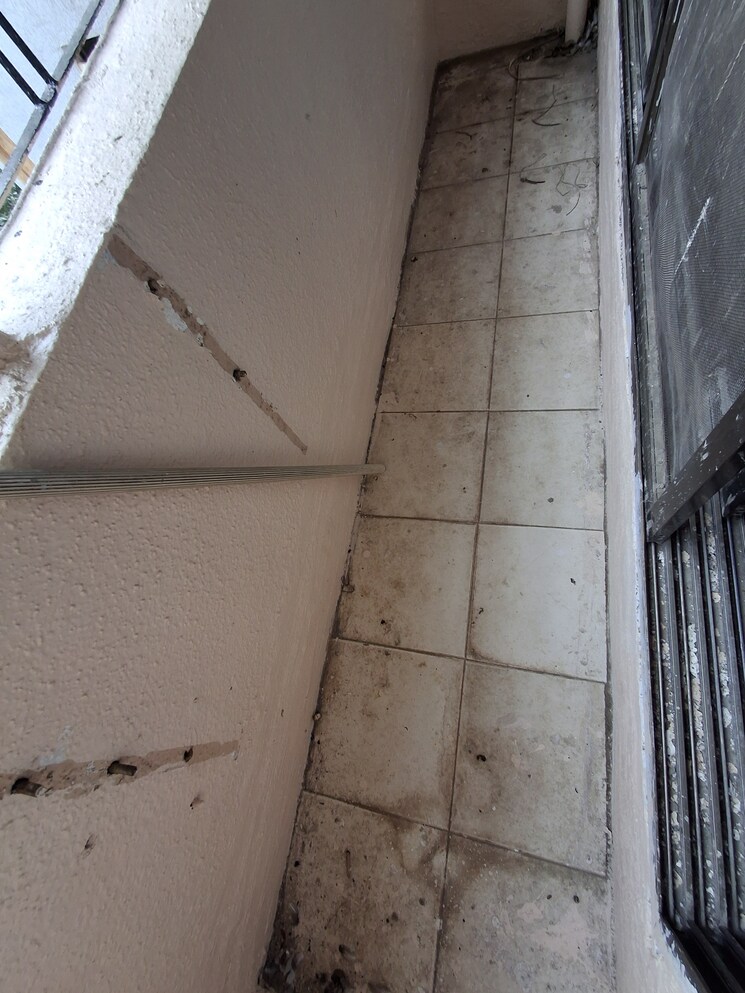 Balcony, mukta-mahek 1 Bedroom 550 Sq.Ft. Apartment In Kandivali East Mumbai 8862821