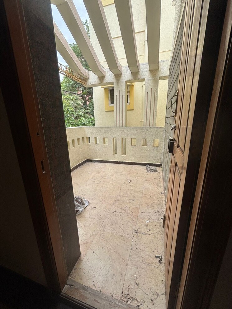 Balcony, hsr layout sector 2 4 Bedroom 1800 Sq.Ft. Apartment In Hsr Layout Sector 2 Bangalore 8862810