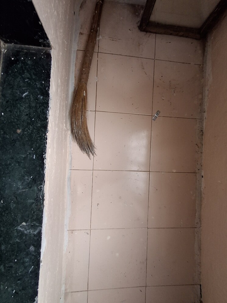 Bathroom, mukta-mahek 1 Bedroom 550 Sq.Ft. Apartment In Kandivali East Mumbai 8862821