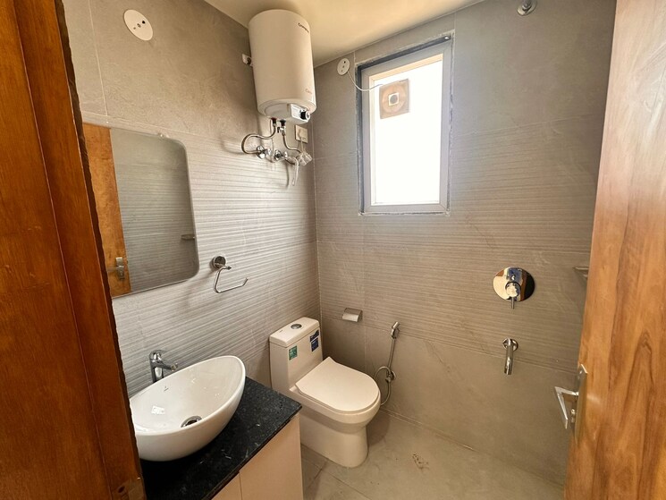 Bathroom, sector 57 2 Bedroom 170 Sq.Yd. Builder Floor In Sector 57 Gurgaon 8862710