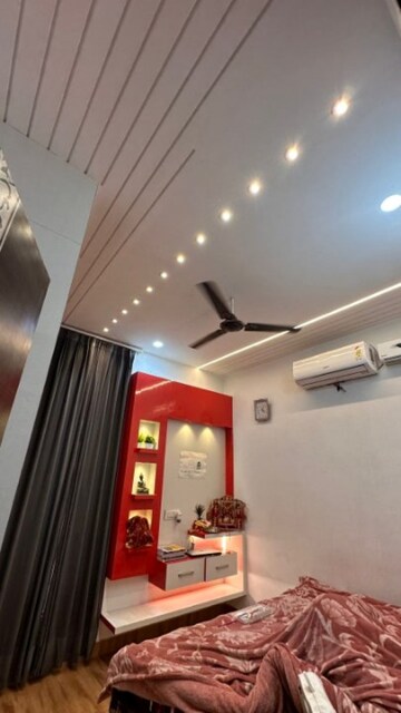 Furnished Amenities in 4 BHK Villa at Desraj Colony – for Sale