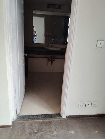 Room in 2 BHK Apartment at Raheja Shilas, Sector 109 – for Sale