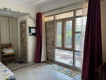 Room in 4 BHK Apartment at Sector 4 Dwarka – for Rent
