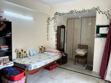 Bedroom in 4 BHK Apartment at Sector 4 Dwarka – for Rent