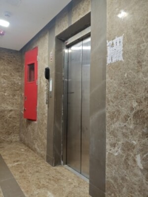 Lift in 1 BHK Apartment at Poddar Spraha Diamond, Chembur – for Sale