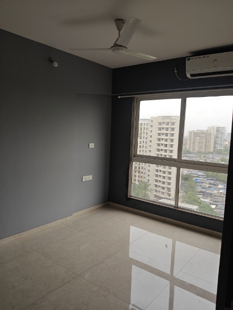 1 BHK + Extra Room Apartment For Sale in Poddar Spraha Diamond