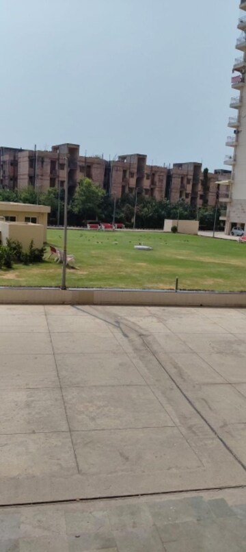 5 BHK Apartment – Garden View at Sector 18 Dwarka - for Rent