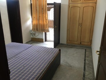 Bedroom in 4 BHK Builder Floor at Ardee City, Sector 52 – for Rent