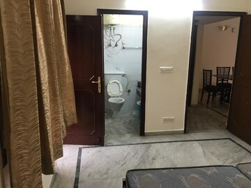 Building Lobby in 4 BHK Builder Floor at Ardee City, Sector 52 – for Rent
