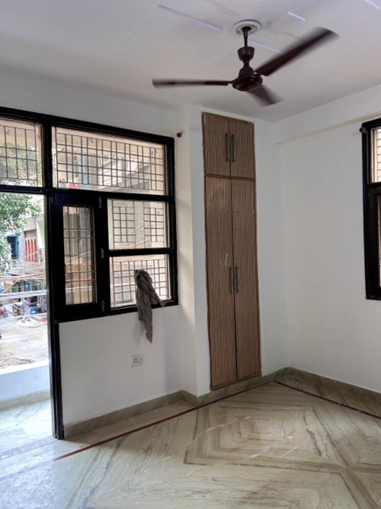 Room, sector 12 dwarka 2 Bedroom 1100 Sq.Ft. Apartment In Sector 12 Dwarka Delhi 8863074