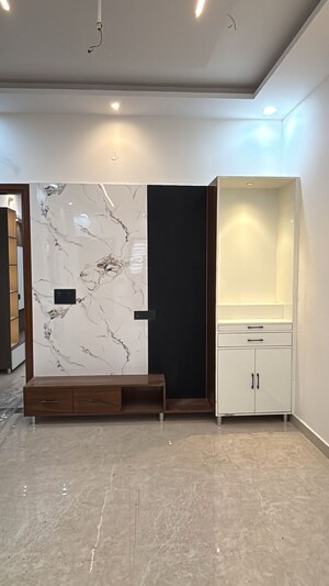 Room in 4 BHK Independent House at Patiala Road – for Sale