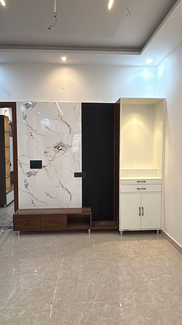 Room, patiala road 4 Bedroom 2200 Sq.Ft. Independent House In Patiala Road Zirakpur 8863189