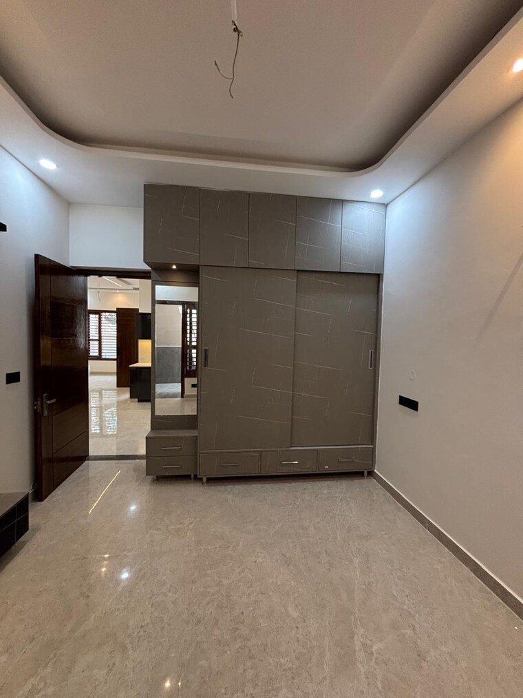 Room, patiala road 4 Bedroom 2200 Sq.Ft. Independent House In Patiala Road Zirakpur 8863189