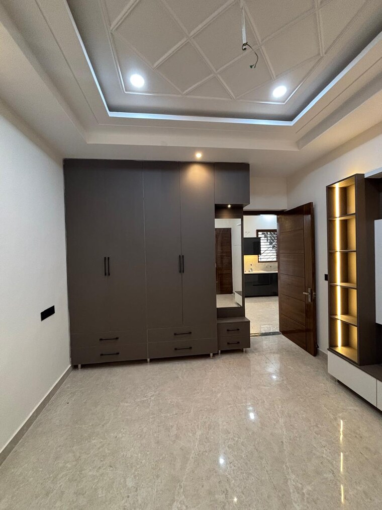 Room, patiala road 4 Bedroom 2200 Sq.Ft. Independent House In Patiala Road Zirakpur 8863189