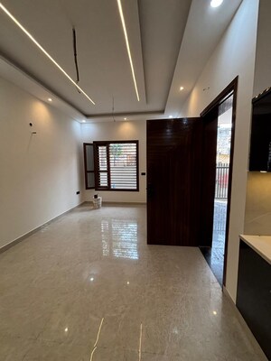 Room in 4 BHK Independent House at Patiala Road – for Sale