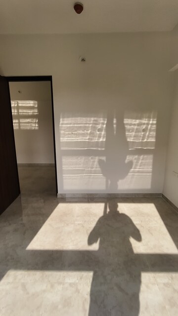 Room in 2 BHK Apartment at Lodha Amara, Kolshet Road – for Rent