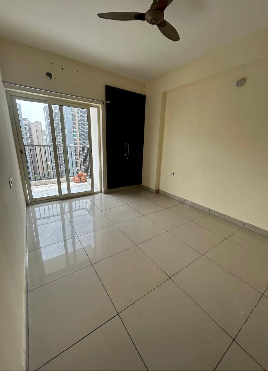 2 BHK Apartment For Rent in Panchsheel Greens II