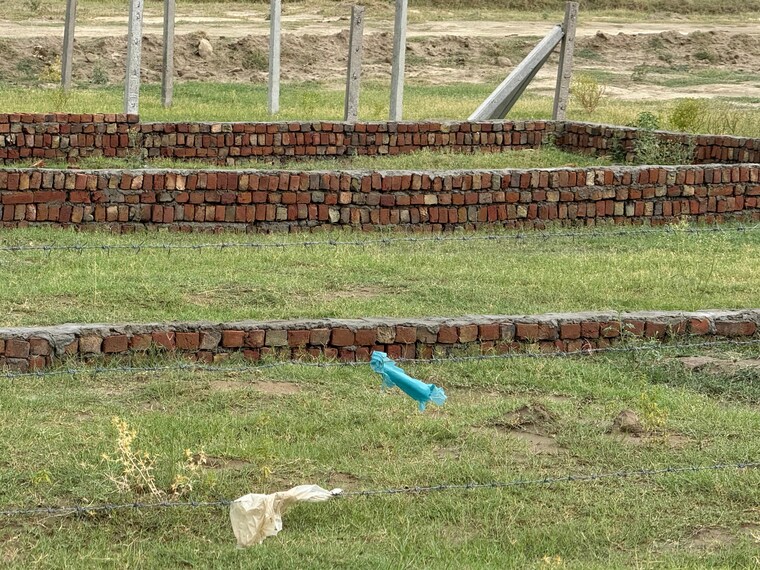 undefined, yamuna expressway  262 Sq.Yd. Plot In Yamuna Expressway Greater Noida 8863158