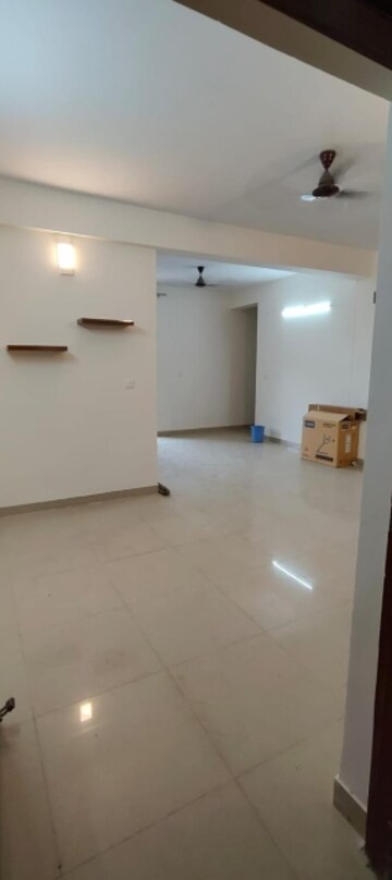 Room in 4 BHK Apartment at Sector 11 Dwarka – for Rent