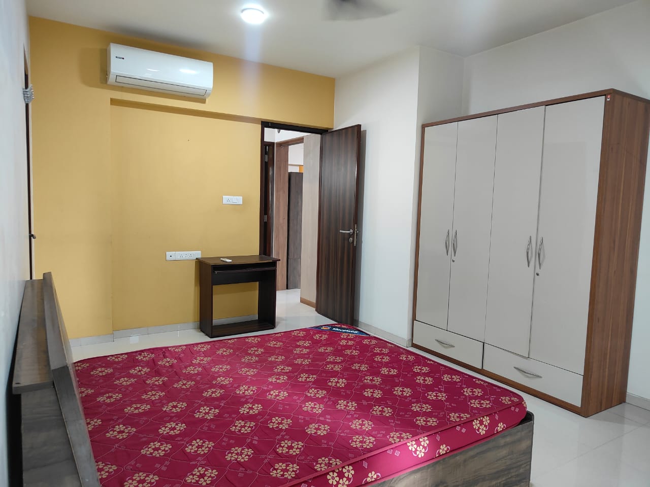 3 BHK Apartment For Rent in Marathon Nexzone