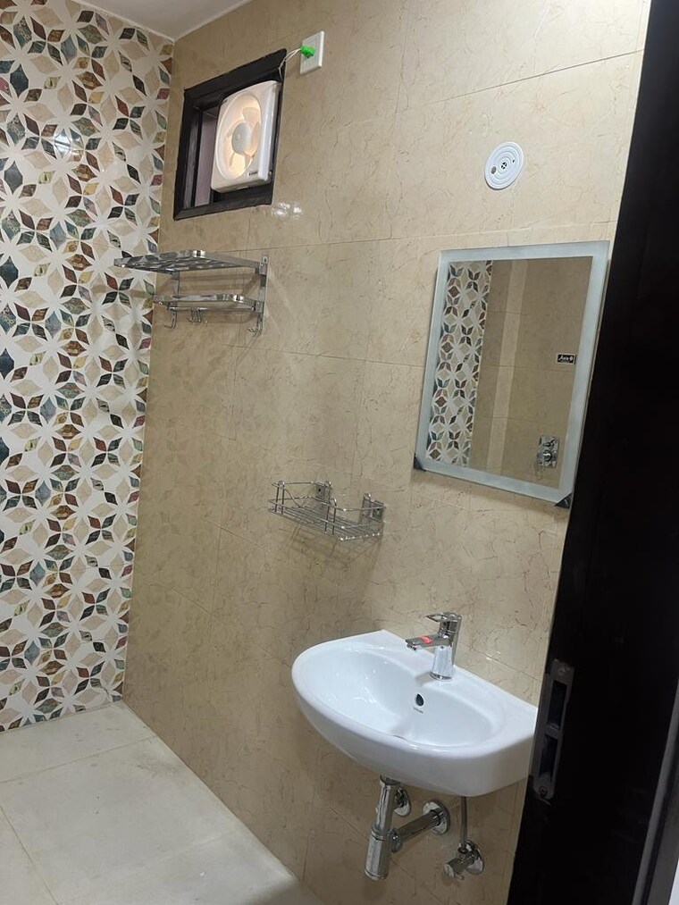 Bathroom, burari 3 Bedroom 900 Sq.Ft. Builder Floor In Burari Delhi 8863380