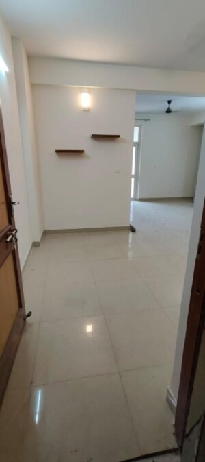 Room in 3 BHK Apartment at Sector 7 Dwarka – for Sale