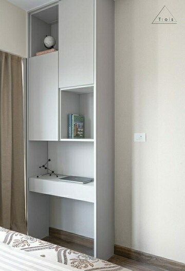 Bathroom in 3 BHK Apartment at Kalpataru Parkcity, Kolshet Road – for Sale