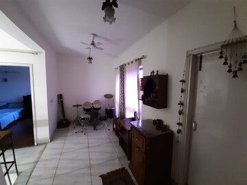 Master Bedroom in 3 BHK Apartment at DLF Park Place, Sector 54 – for Rent