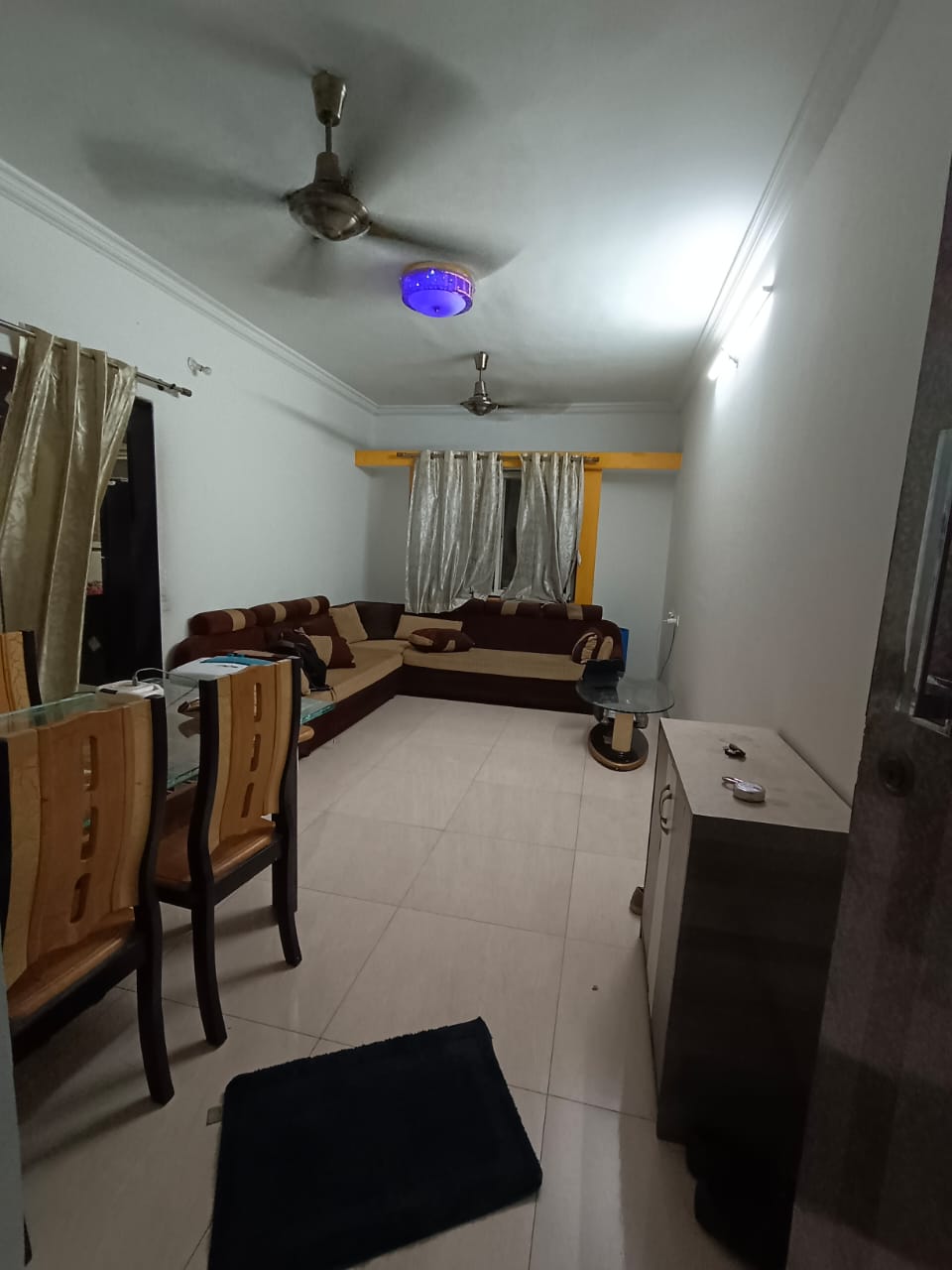 1 BHK Apartment For Rent in Unique Corner