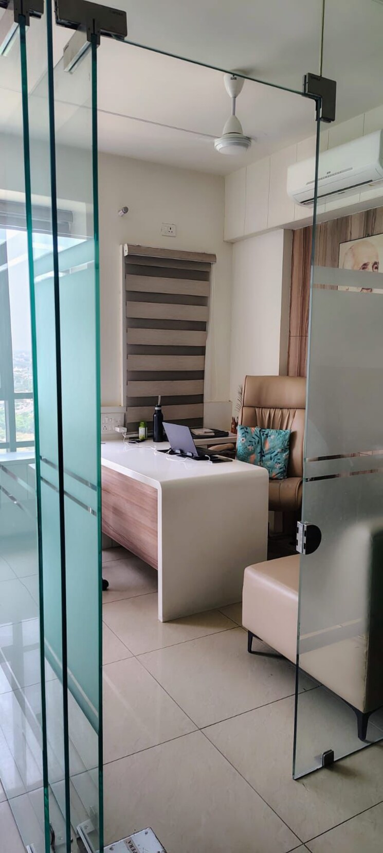 Team Area, goyal-titanium-business-park Commercial Office Space 556 Sq.Ft. In Makarba Ahmedabad 8863470