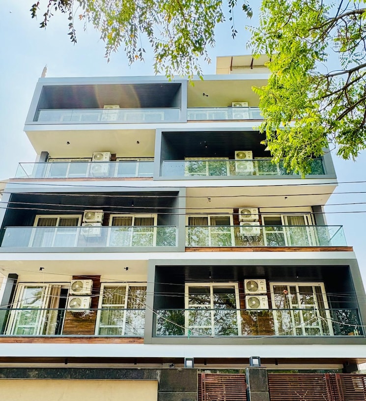 Room, sector 32 Pg For Boys & Girls In Sector 32 8863513