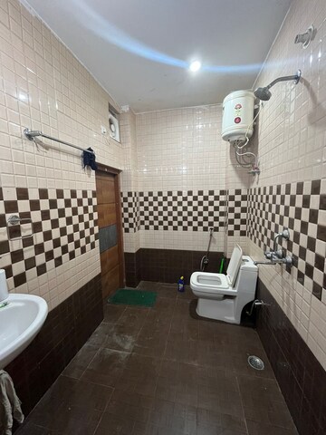 Master Bedroom in 1 RK Builder Floor at Sector 52 – for Rent
