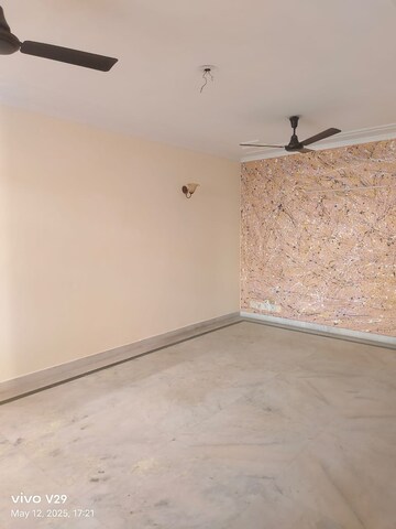 2 BHK Apartment For Rent in DLF Silver Oaks, Sector 26