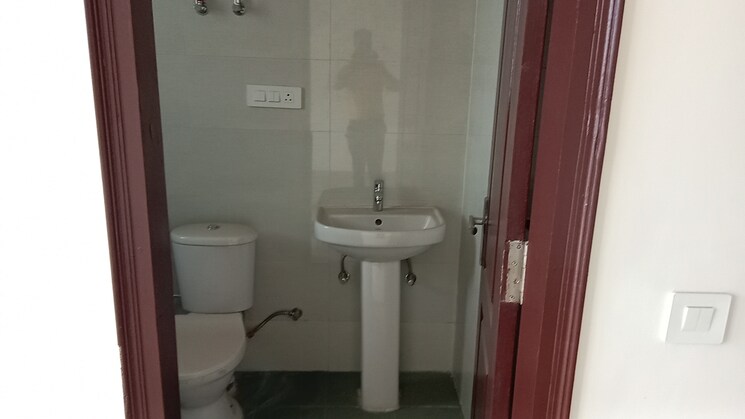 Bathroom, omaxe-waterscapes 3 Bedroom 1575 Sq.Ft. Apartment In Gomti Nagar Lucknow 8863721