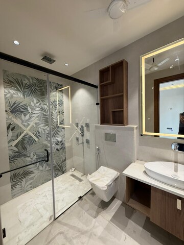 Master Bedroom in 4 BHK Builder Floor at SS Southend Floors, South City 2 – for Sale