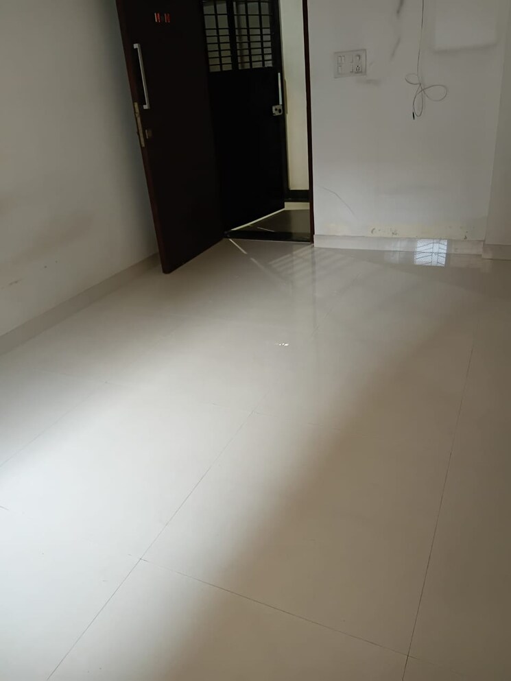 Room, vile parle east 1 RK 270 Sq.Ft. Apartment In Vile Parle East Mumbai 8863980