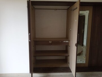 Furnished Amenities in 2 BHK Apartment at K Raheja Heights, Malad East – for Rent