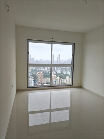 Room in 3 BHK Apartment at Runwal Nirvana, Parel – for Rent