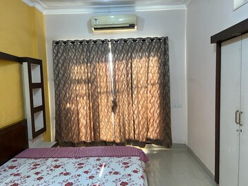 Bedroom in 2 BHK Apartment at K Raheja Heights, Malad East – for Rent