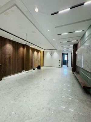 Parking in 4 BHK Builder Floor at Orchid Island, Sector 51 – for Sale