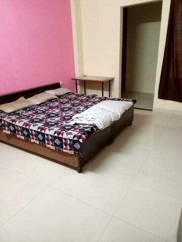 Bedroom in 3 BHK Builder Floor at Gms Road – for Rent