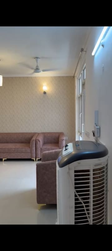 Bathroom in 3 BHK Apartment at Omaxe Waterscapes, Gomti Nagar – for Rent