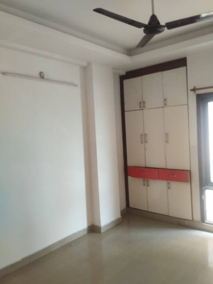 Room, gomti nagar 3 Bedroom 1750 Sq.Ft. Apartment In Gomti Nagar Lucknow 8864597