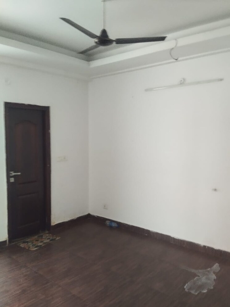 Room, gomti nagar 3 Bedroom 1750 Sq.Ft. Apartment In Gomti Nagar Lucknow 8864597