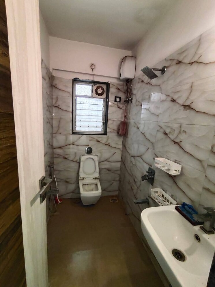 Bathroom, andheri west 3 Bedroom 990 Sq.Ft. Apartment In Andheri West Mumbai 8864634