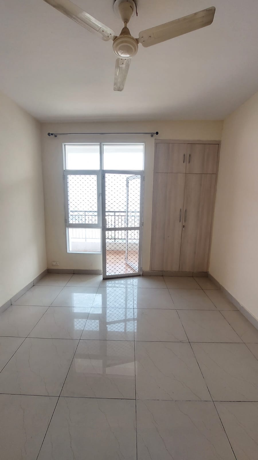 1 BHK Apartment For Rent in Maxblis Grand Wellington