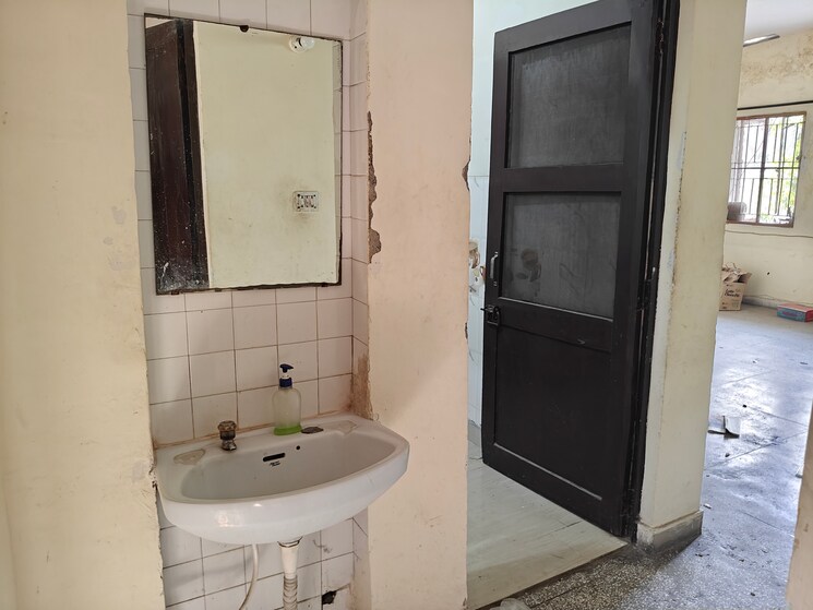 Bathroom, sector 12 dwarka 2 Bedroom 1100 Sq.Ft. Apartment In Sector 12 Dwarka Delhi 8864726