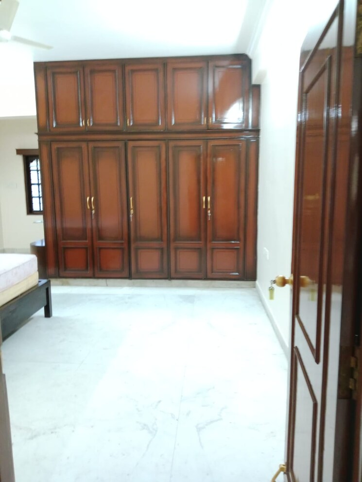 Room, vipul-world-floors 4 Bedroom 2240 Sq.Ft. Apartment In Sector 48 Gurgaon 8864640