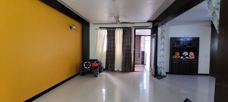 Living Room, ganga-apartment-kaushambi 3.5 Bedroom 1800 Sq.Ft. Apartment In Dabur Chowk Ghaziabad 8864778