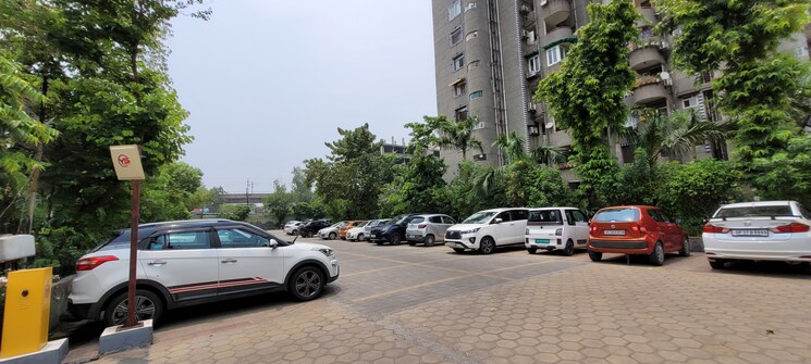  Parking, ganga-apartment-kaushambi 3.5 Bedroom 1800 Sq.Ft. Apartment In Dabur Chowk Ghaziabad 8864778